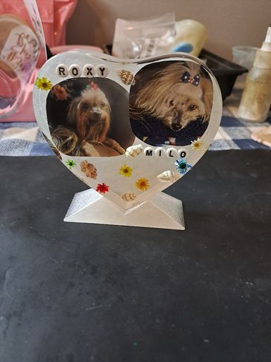 Small Heart on Stand
